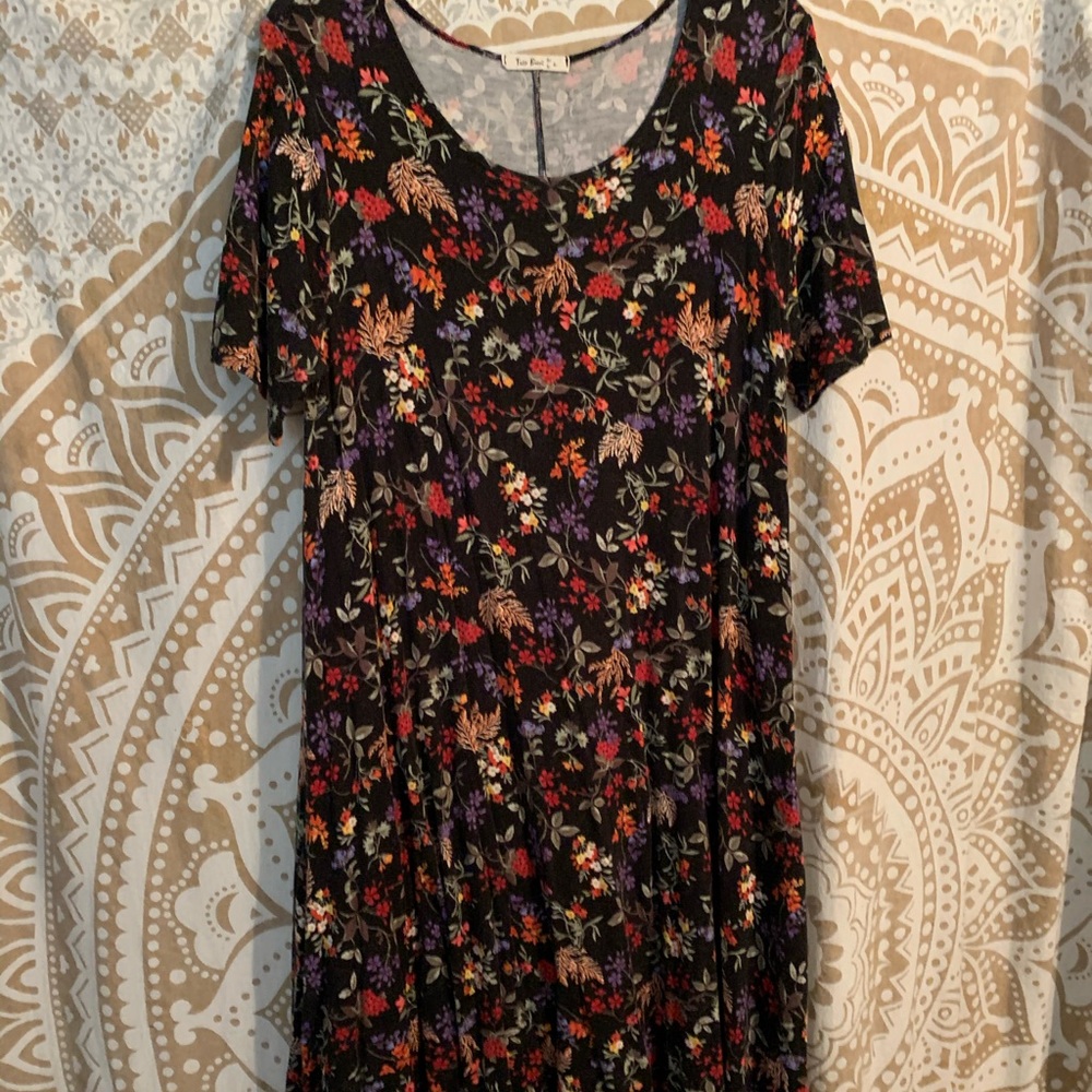 Short and flowery floral sundress